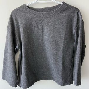 Grey uniqlo top